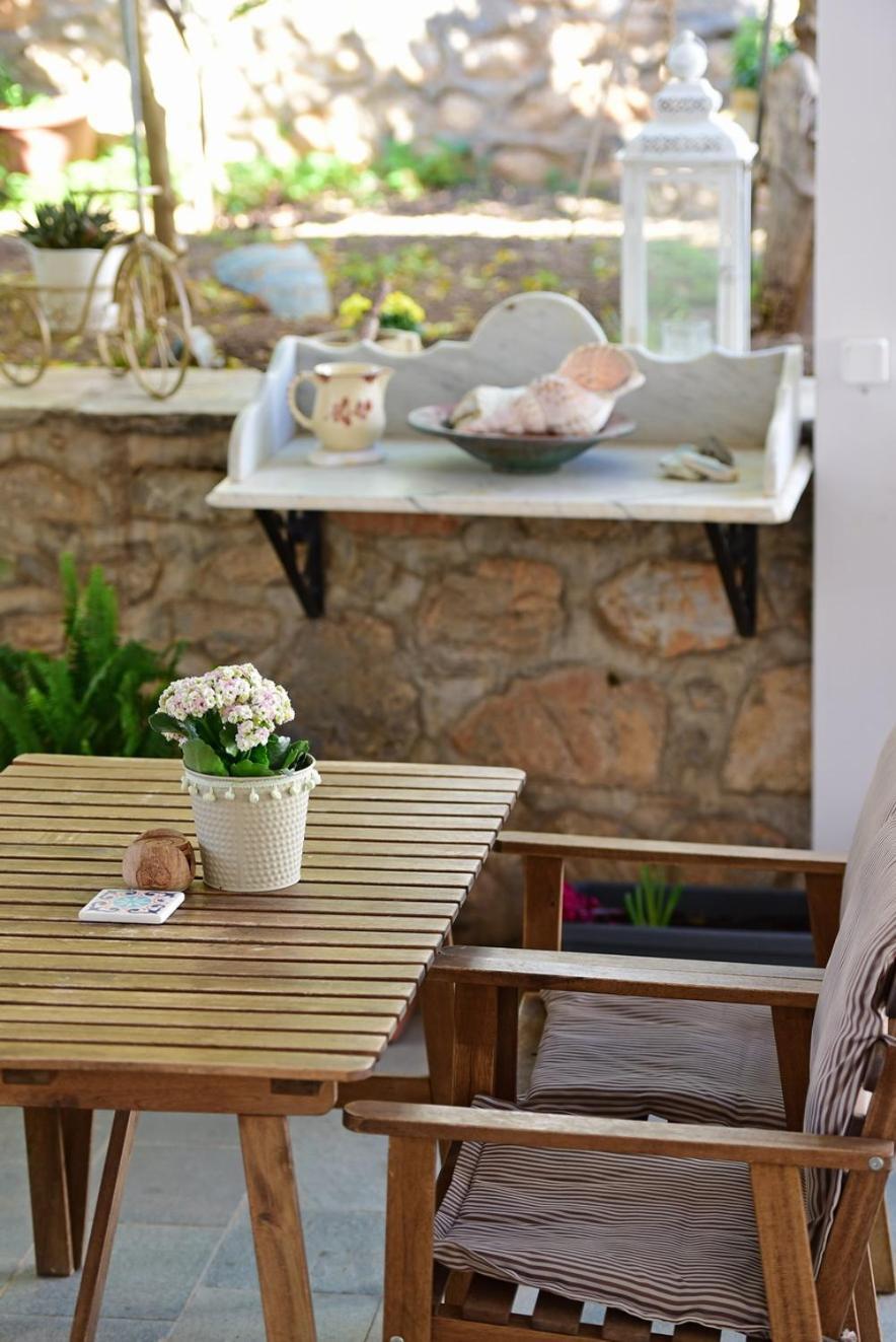 Athina Guesthouse Hydra  Exteriör bild