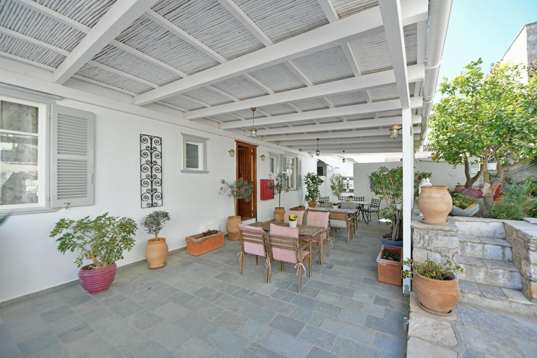 Athina Guesthouse Hydra  Exteriör bild