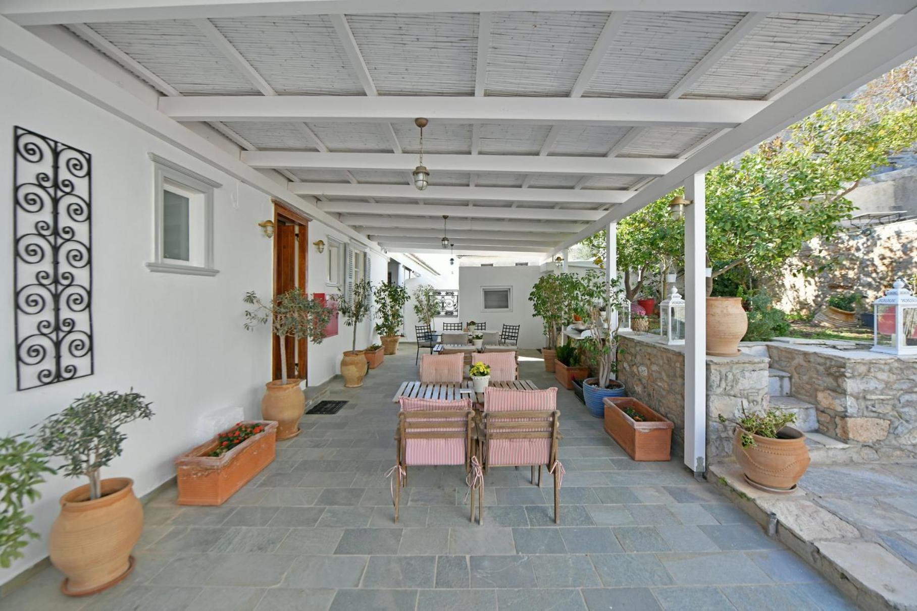 Athina Guesthouse Hydra  Exteriör bild
