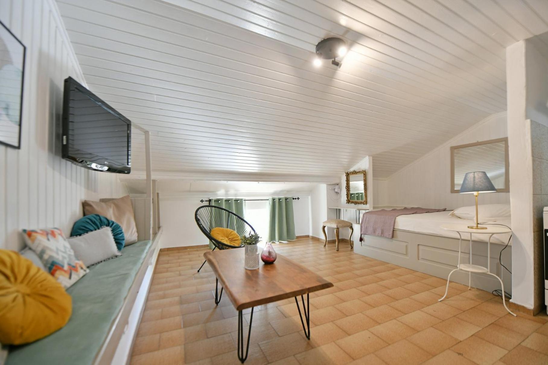 Athina Guesthouse Hydra  Exteriör bild