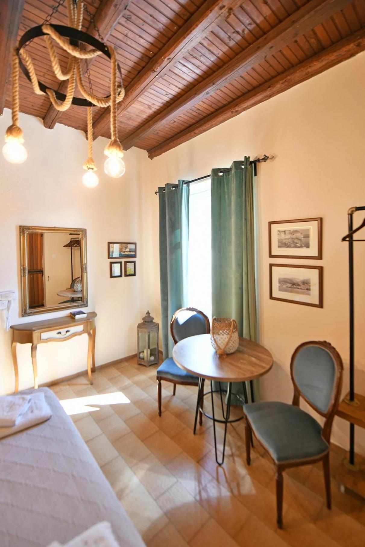 Athina Guesthouse Hydra  Exteriör bild