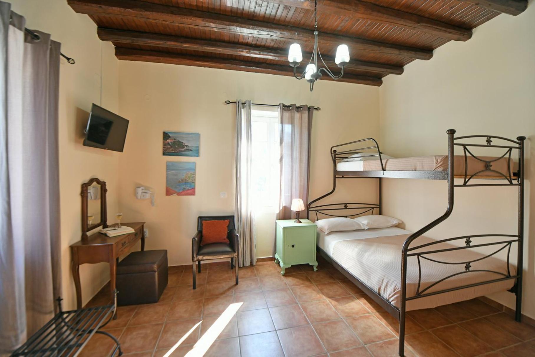 Athina Guesthouse Hydra  Exteriör bild