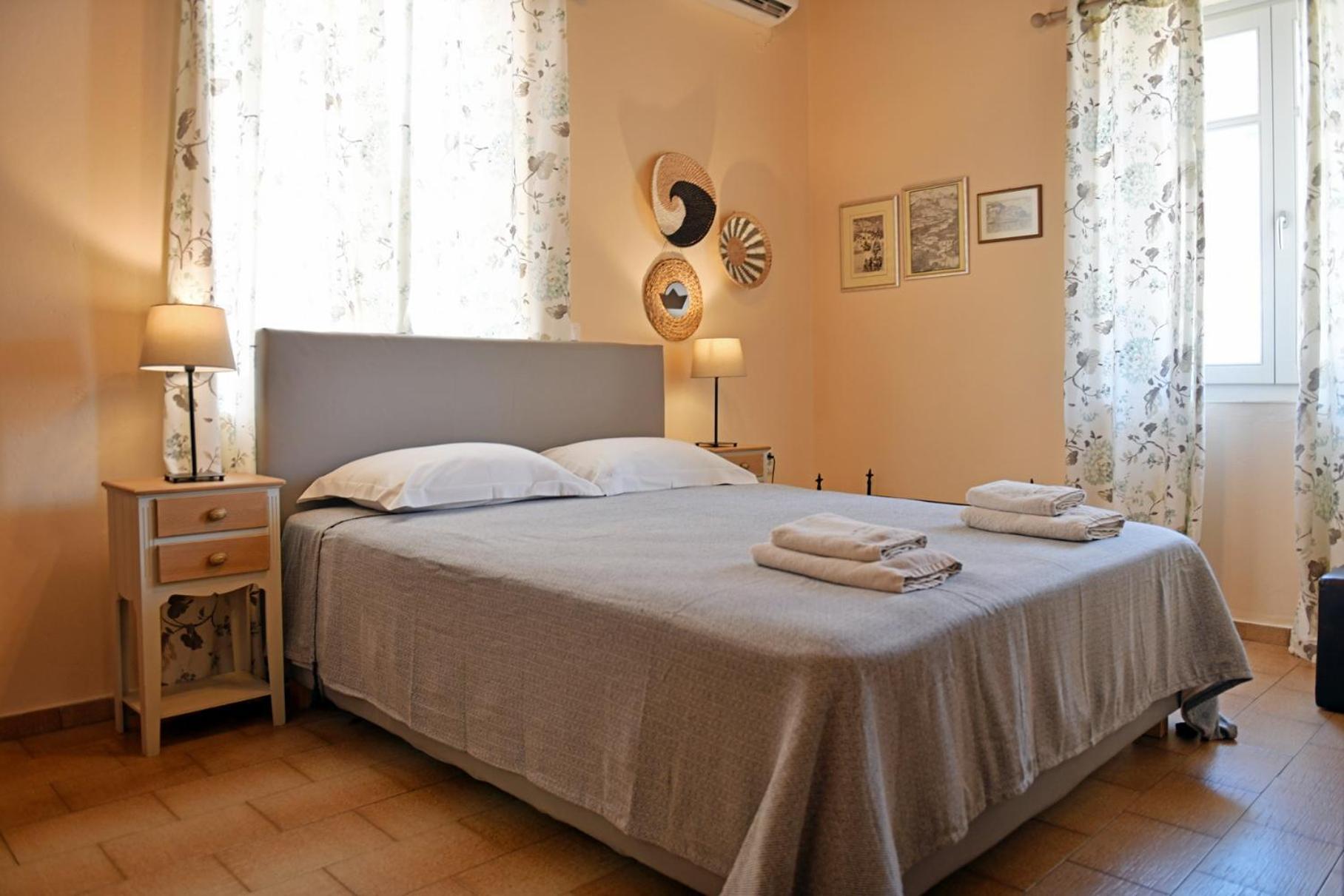 Athina Guesthouse Hydra  Exteriör bild